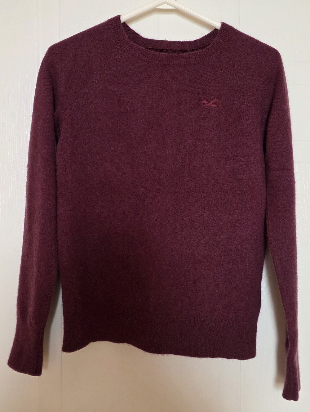 Hollister Cashmere Crewneck Sweater Burgundy Small